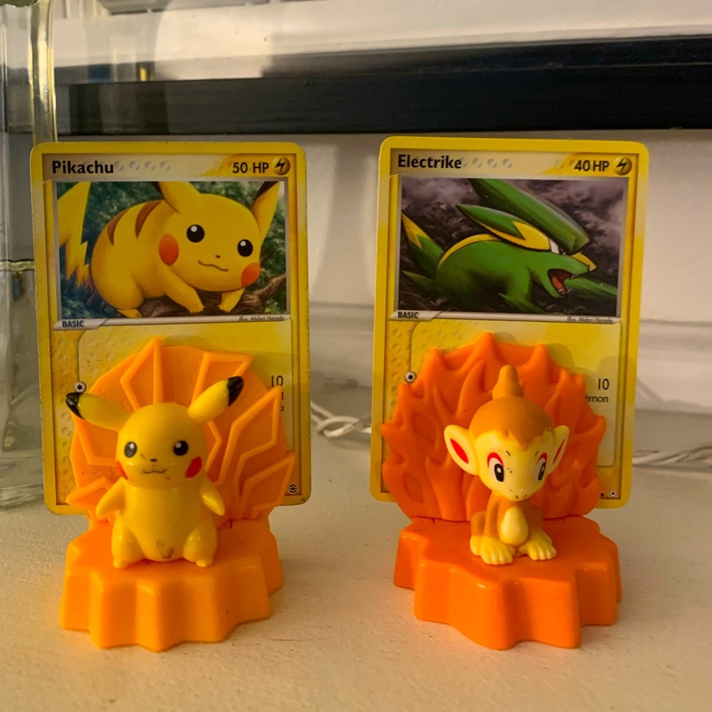 Pokemon Pikachu & Chimchar Burger King Meal Toy Card Holder.